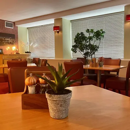 Britannia Inn Glasgow-3