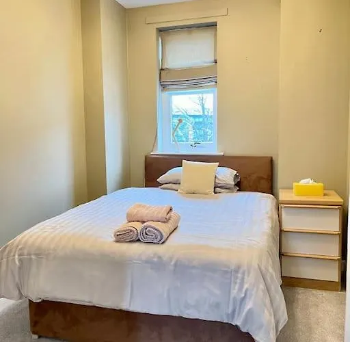 The Naburn - 3 Bed House With Free Parking & Close To City Centre