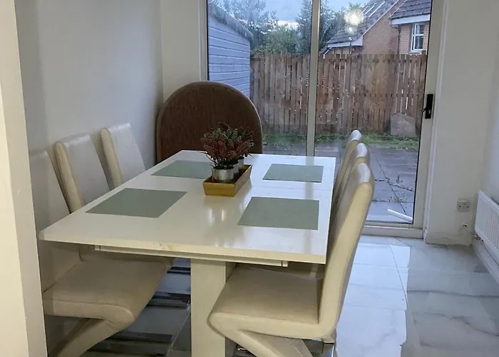 4 Bed Detached Home Perfect for Families&Groups